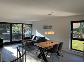 Großzügiges Domizil, 90qm, mit Terrasse, Garten, Infrarotkabine und Garage